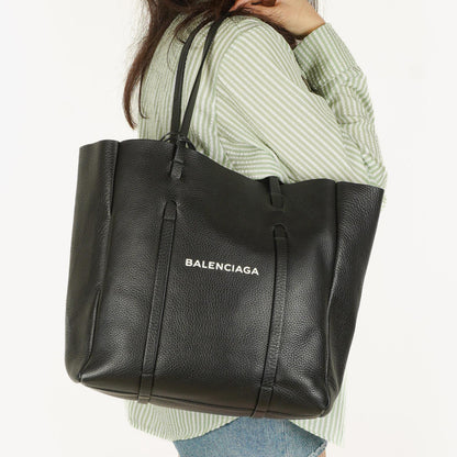 Balenciaga Everyday Tote Medium aus schwarzem genarbtem Kalbsleder
