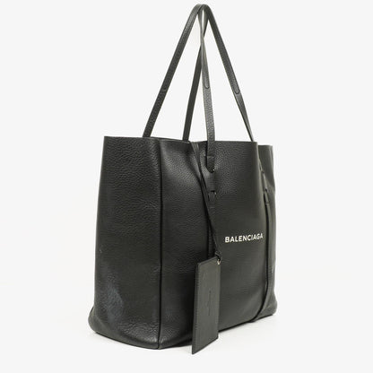 Balenciaga Everyday Tote Medium aus schwarzem genarbtem Kalbsleder