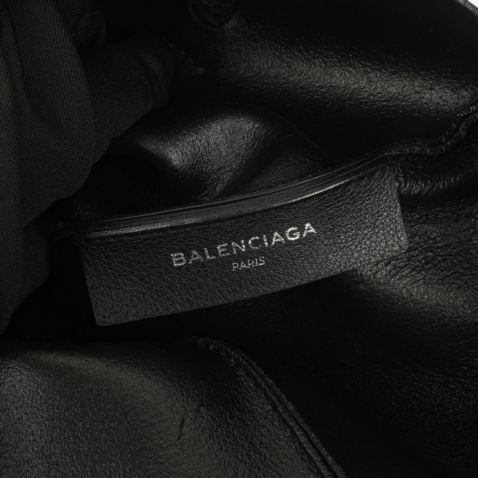 Balenciaga Everyday Tote Medium aus schwarzem genarbtem Kalbsleder