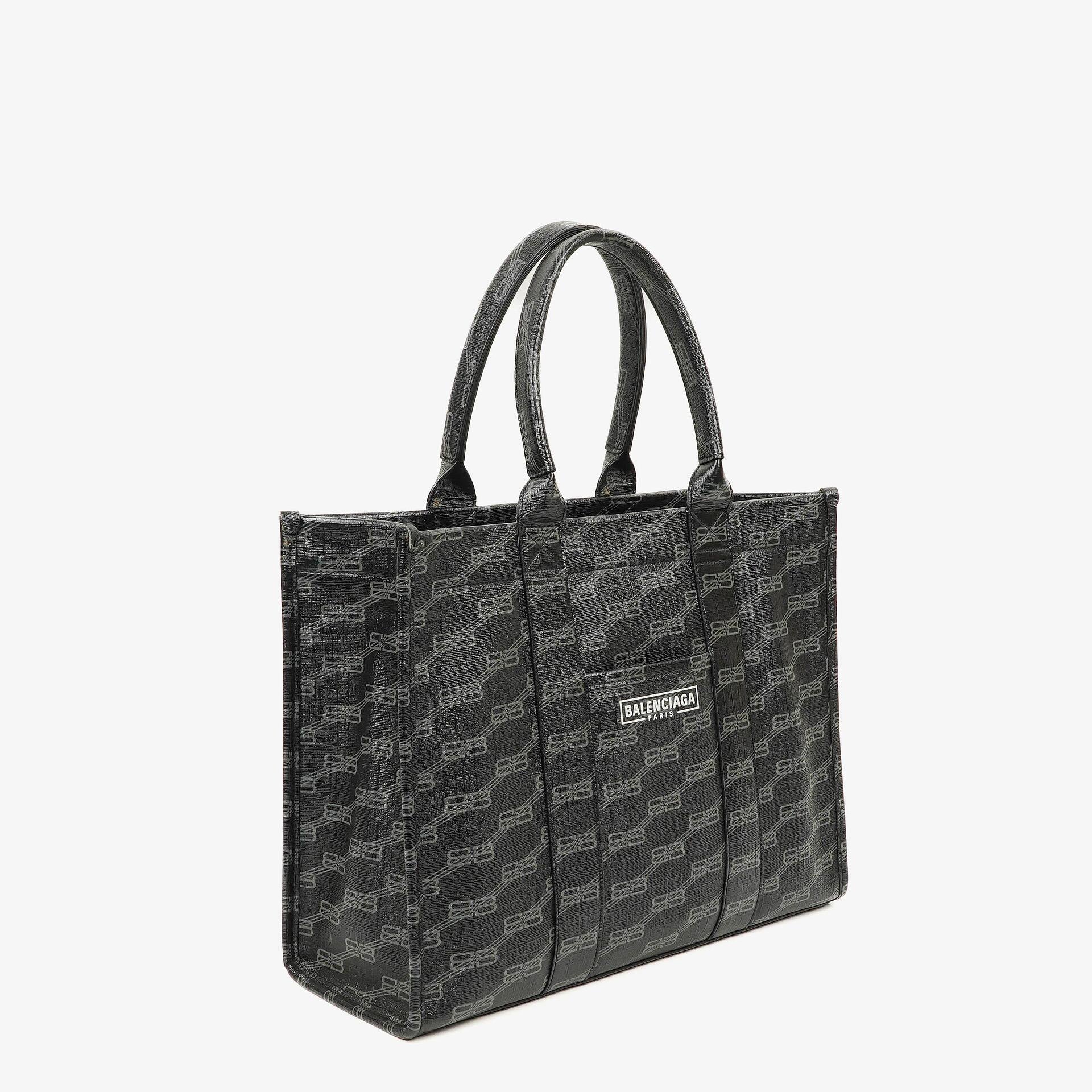 Balenciaga Tote Bag aus beschichtetem Canvas mit BB-Monogramm-Hardware in Schwarz/Weiß