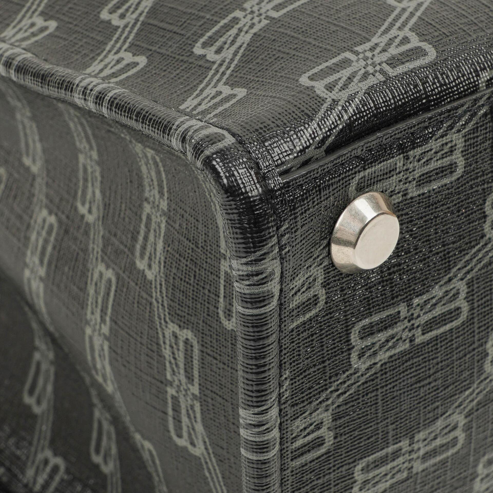 Balenciaga Tote Bag aus beschichtetem Canvas mit BB-Monogramm-Hardware in Schwarz/Weiß