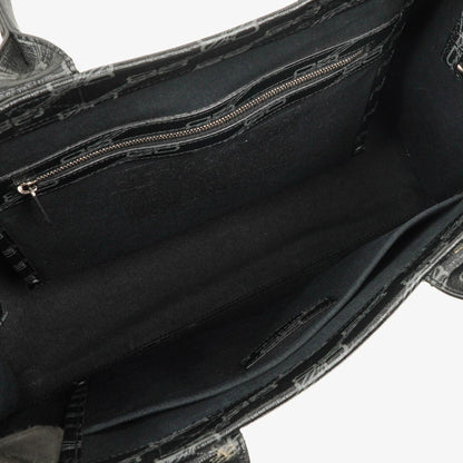 Balenciaga Tote Bag aus beschichtetem Canvas mit BB-Monogramm-Hardware in Schwarz/Weiß