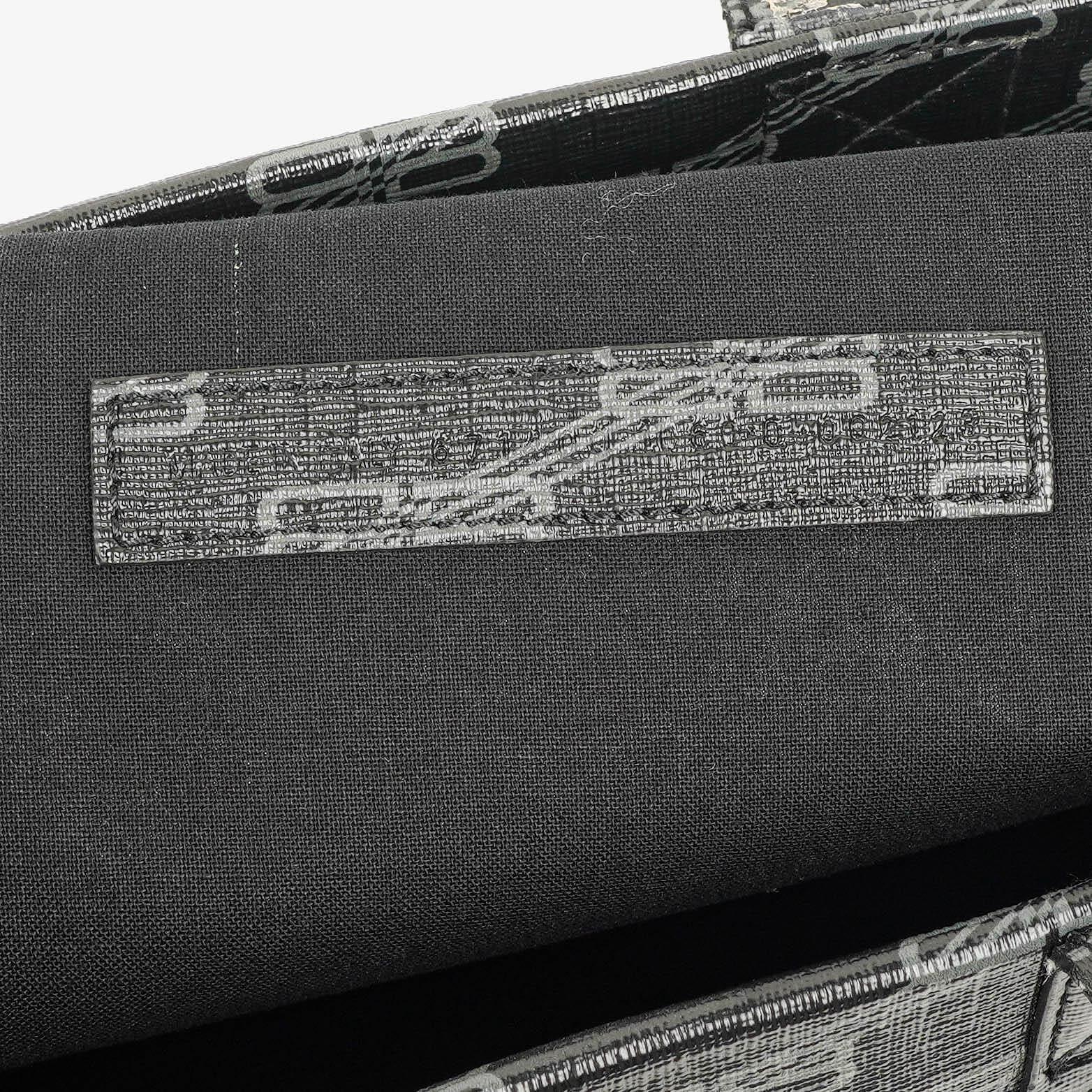 Balenciaga Tote Bag aus beschichtetem Canvas mit BB-Monogramm-Hardware in Schwarz/Weiß