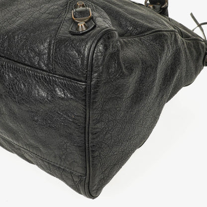 Balenciaga Motorcycle Velo Schultertasche aus schwarzem Lammleder