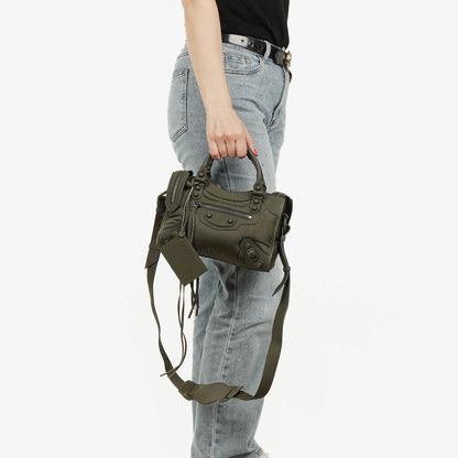 Balenciaga Motocross Classic City Mini Bag aus armygrünem Nylon