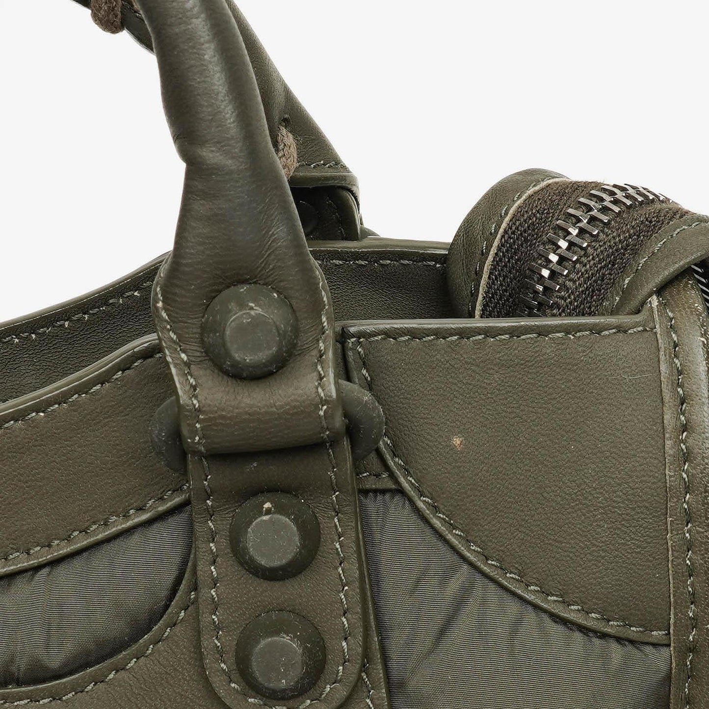 Balenciaga Motocross Classic City Mini Bag aus armygrünem Nylon