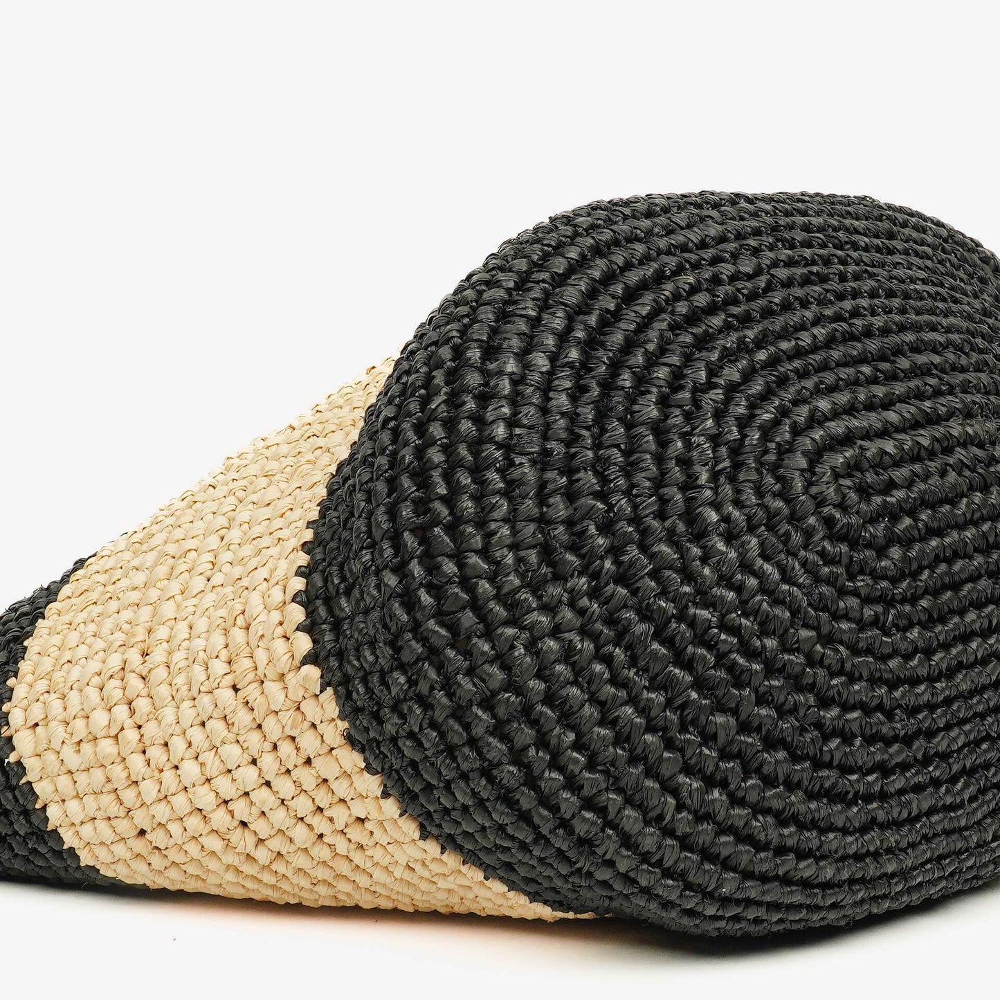Balenciaga Panier Tote aus geflochtenem Rafia in Natur/Schwarz