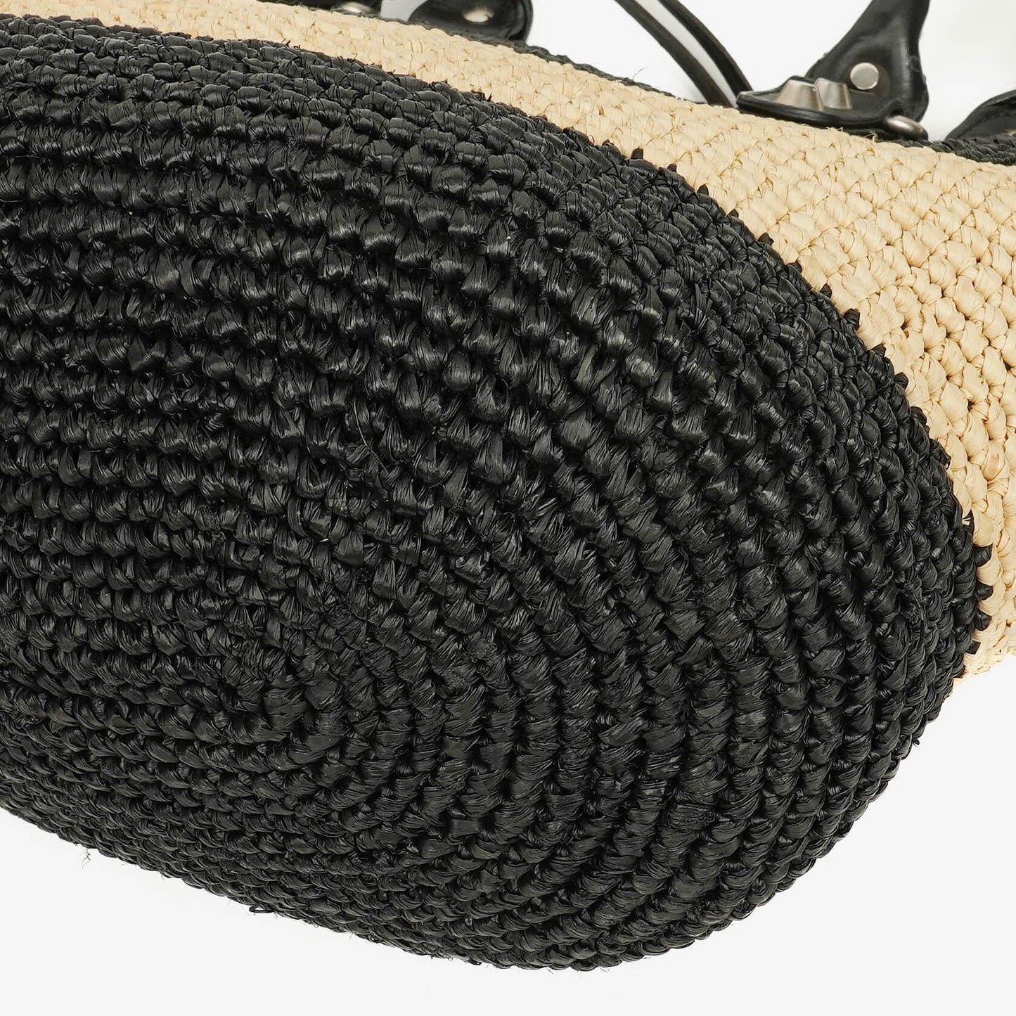 Balenciaga Panier Tote aus geflochtenem Rafia in Natur/Schwarz