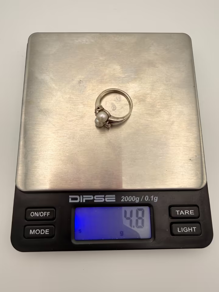 Klassischer 585er Damenring – Doppel-Perle & Diamanten