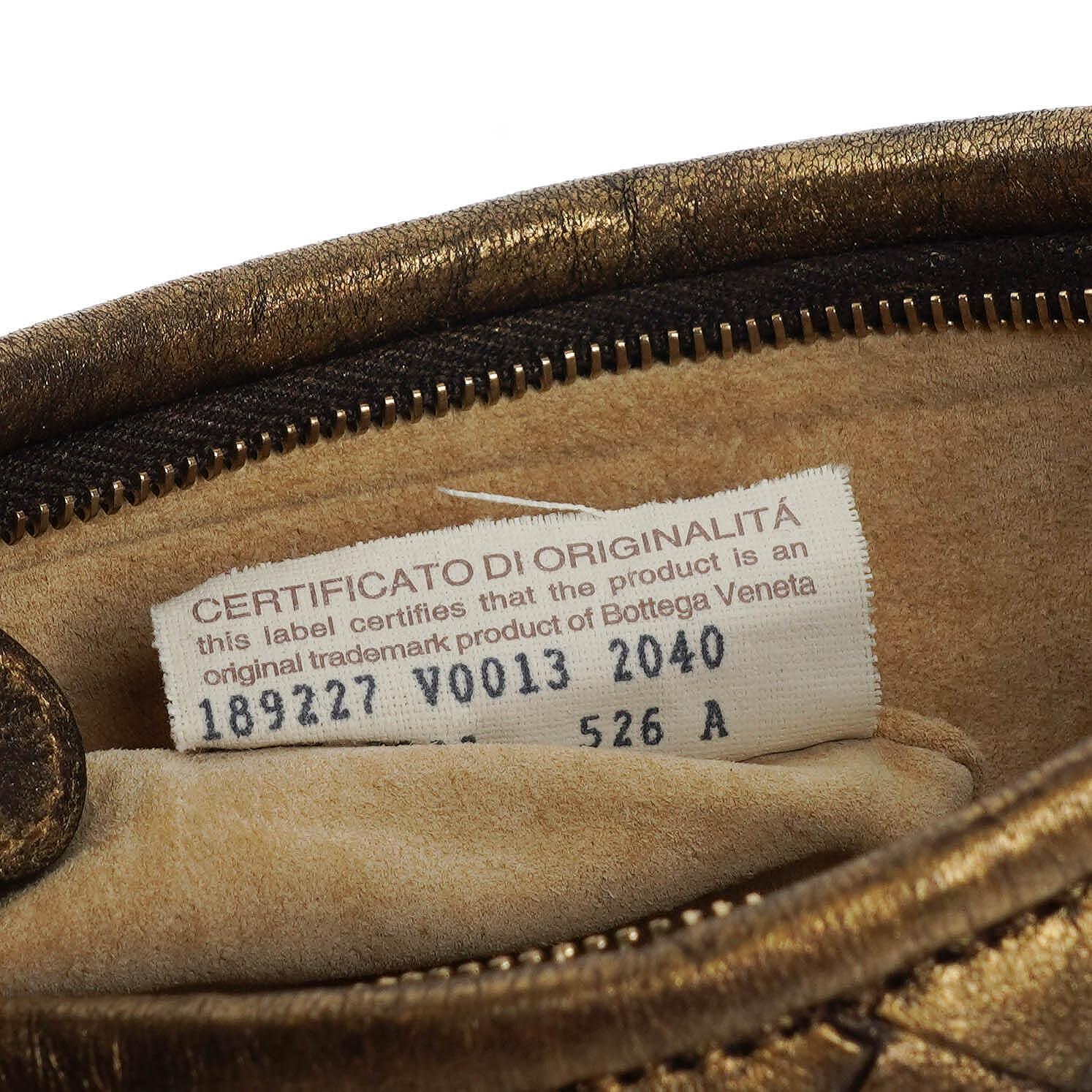 Bottega Veneta Mini Veneta Hobo Tasche aus Nappa Intrecciato in gealtertem Gold