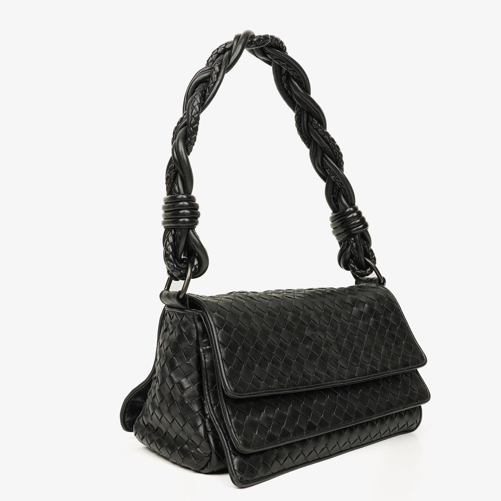 Bottega Veneta Schwarze Intrecciato Leder Geflochtener Griff Klapp-Schultertasche