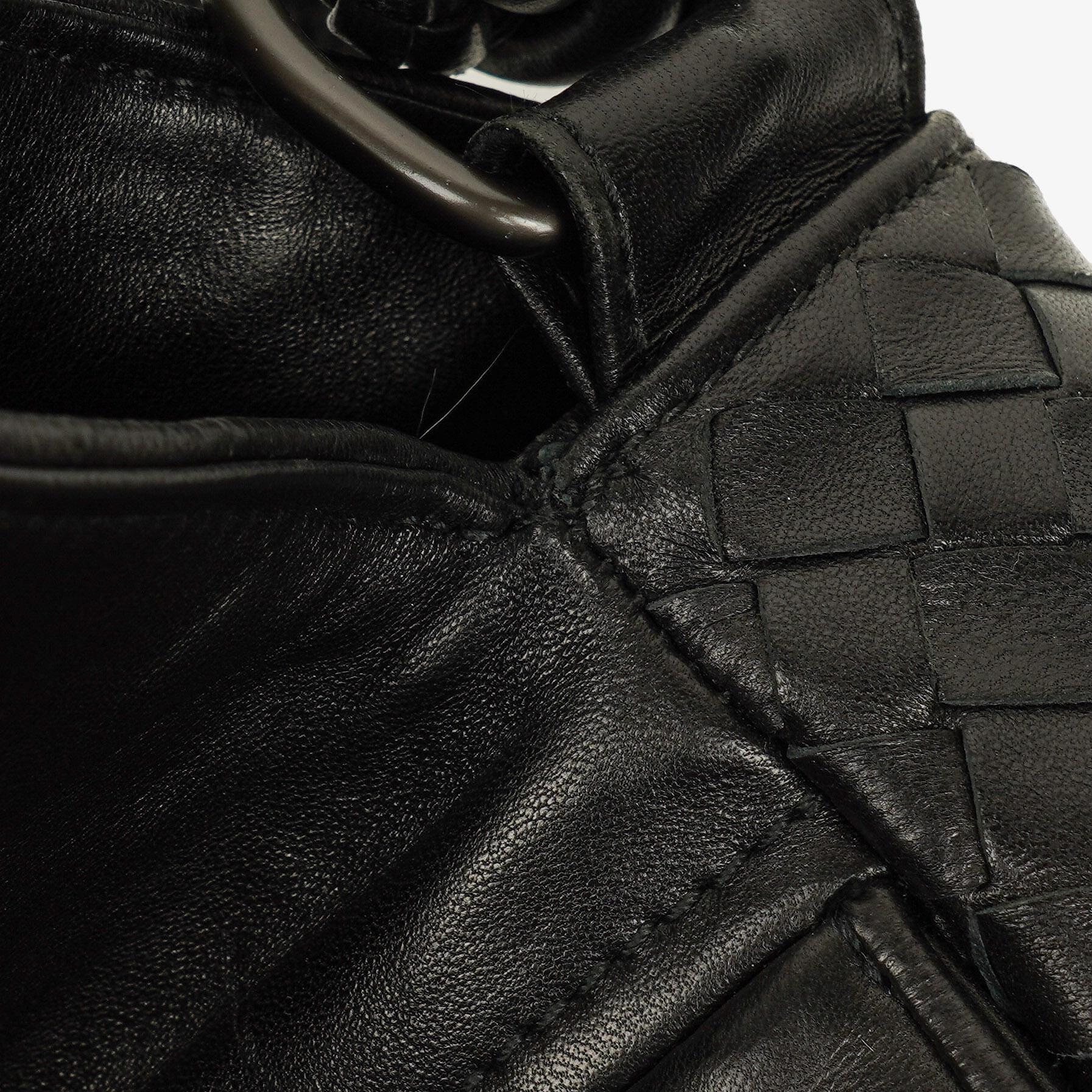 Bottega Veneta Schwarze Intrecciato Leder Geflochtener Griff Klapp-Schultertasche