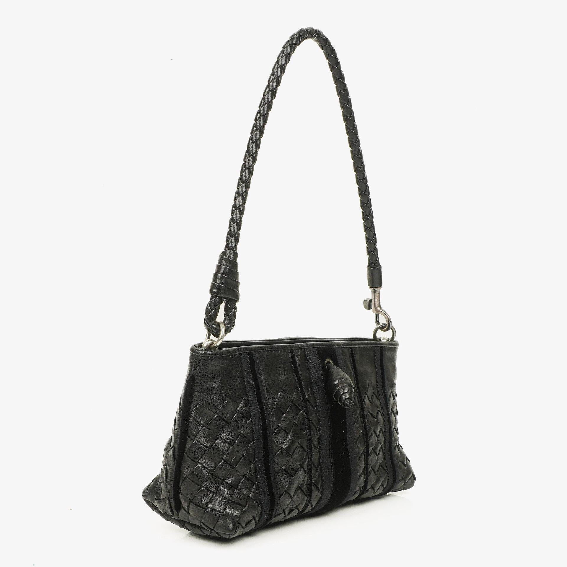 Bottega Veneta Intrecciato Schultertasche aus schwarzem Leder