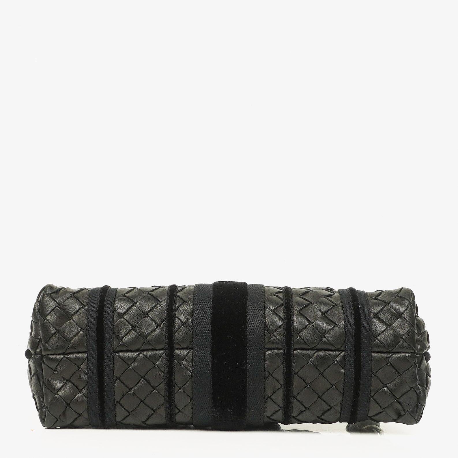 Bottega Veneta Intrecciato Schultertasche aus schwarzem Leder