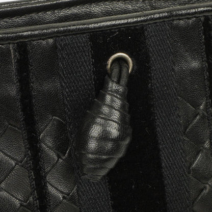 Bottega Veneta Intrecciato Schultertasche aus schwarzem Leder
