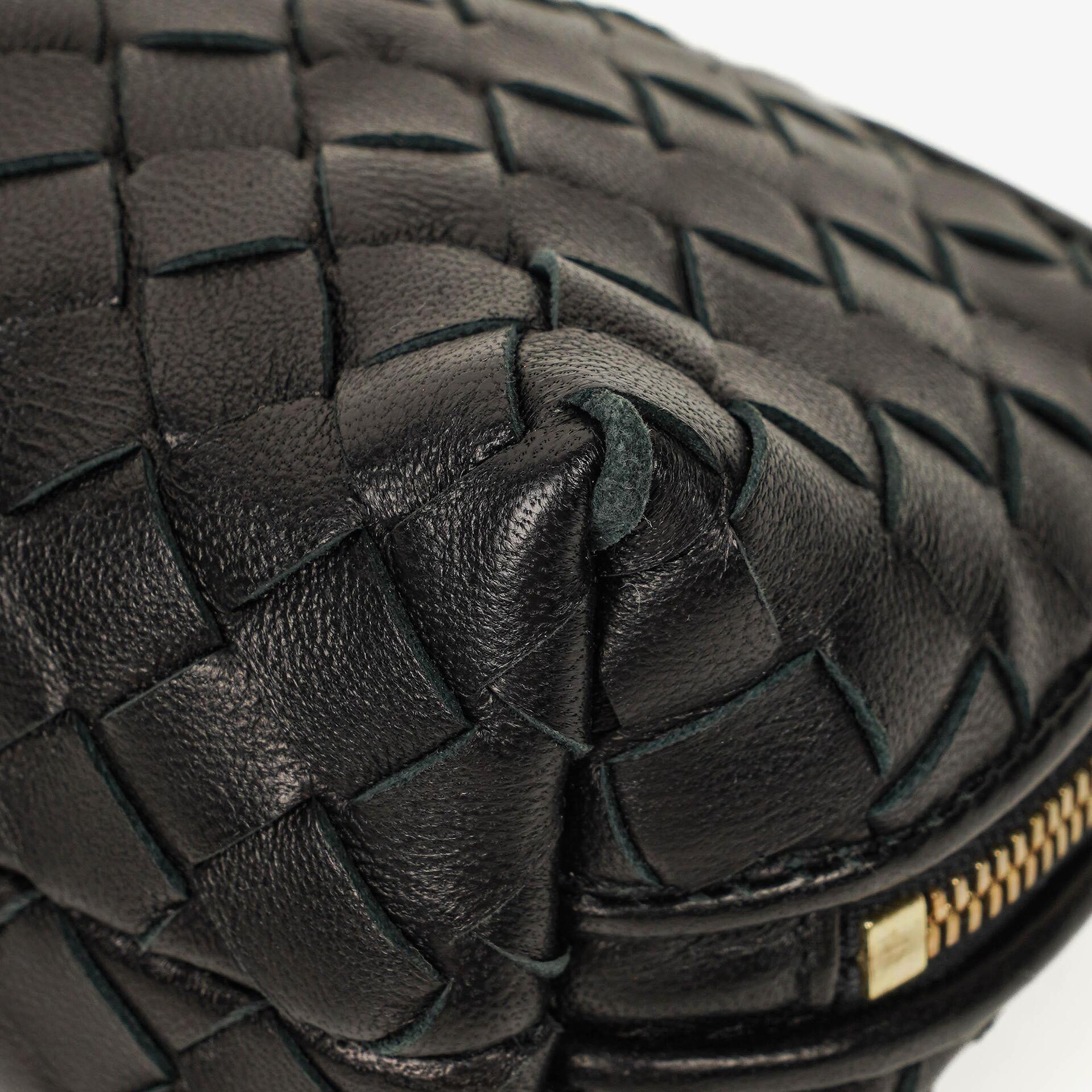 Bottega Veneta Kosmetiktasche aus schwarzem Intrecciato Nappaleder