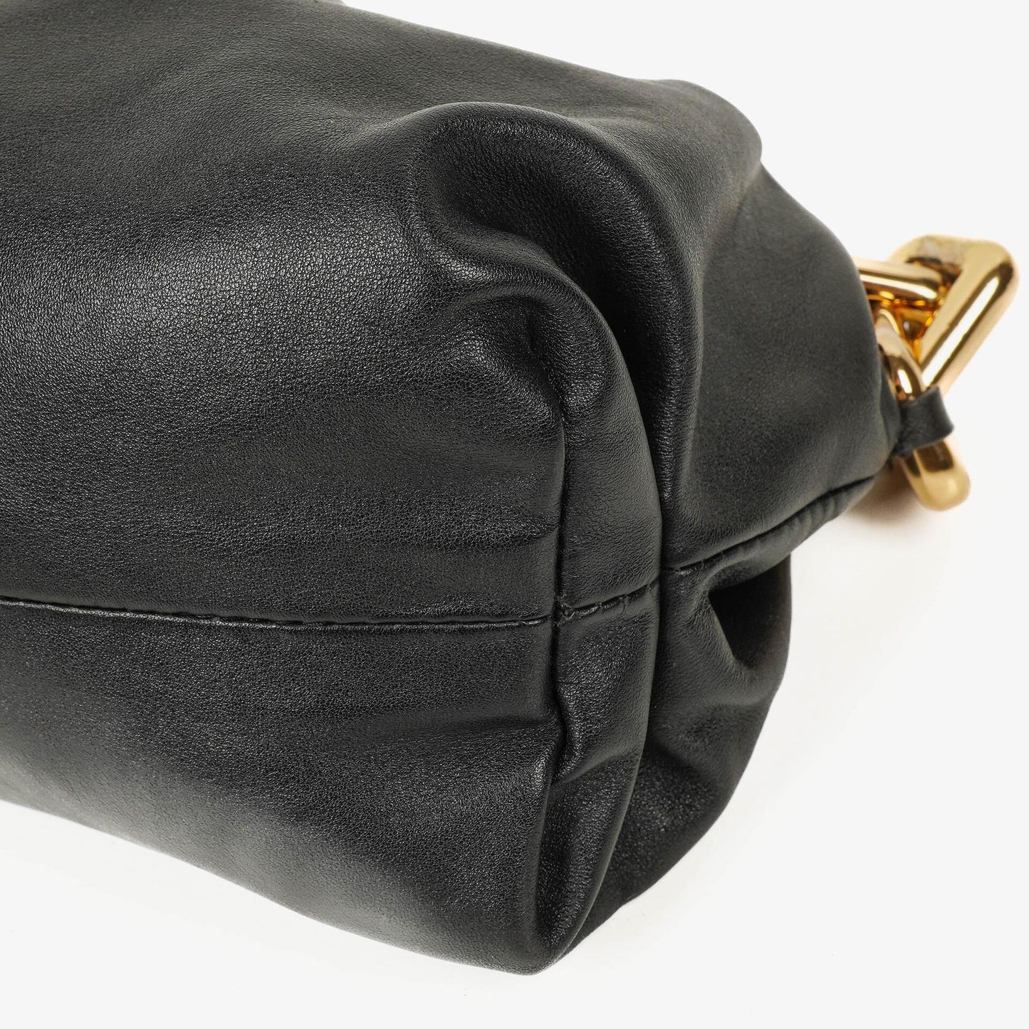 Bottega Veneta Chain Pouch Tasche aus schwarzem Leder