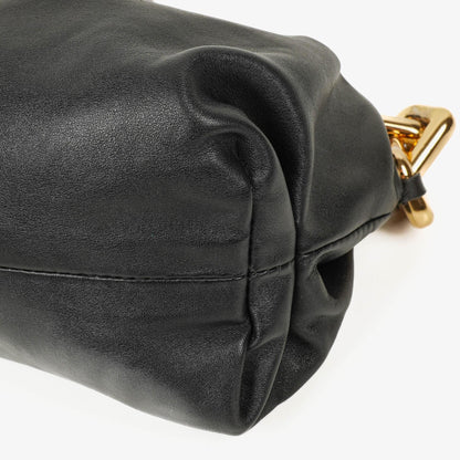 Bottega Veneta Chain Pouch Tasche aus schwarzem Leder