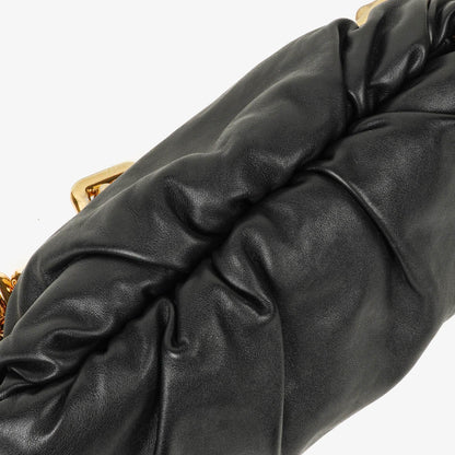 Bottega Veneta Chain Pouch Tasche aus schwarzem Leder