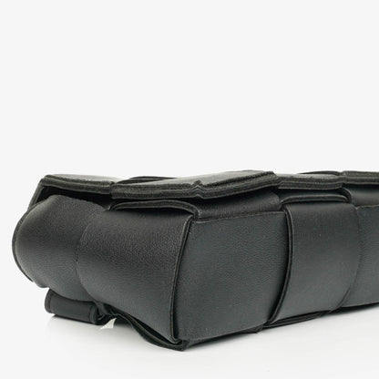 Bottega Veneta Schwarze Nappa Intreccio The Belt Cassette Umhängetasche