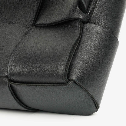 Bottega Veneta Schwarze Nappa Intreccio The Belt Cassette Umhängetasche