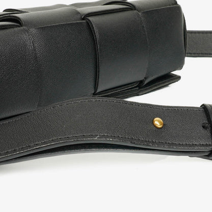 Bottega Veneta Schwarze Nappa Intreccio The Belt Cassette Umhängetasche