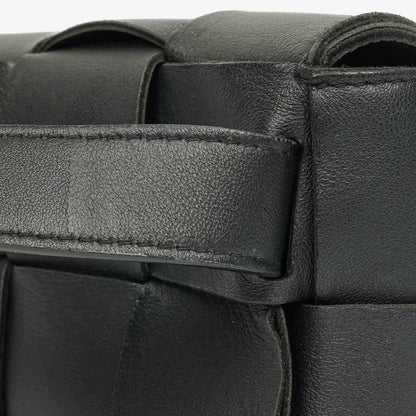 Bottega Veneta Schwarze Nappa Intreccio The Belt Cassette Umhängetasche