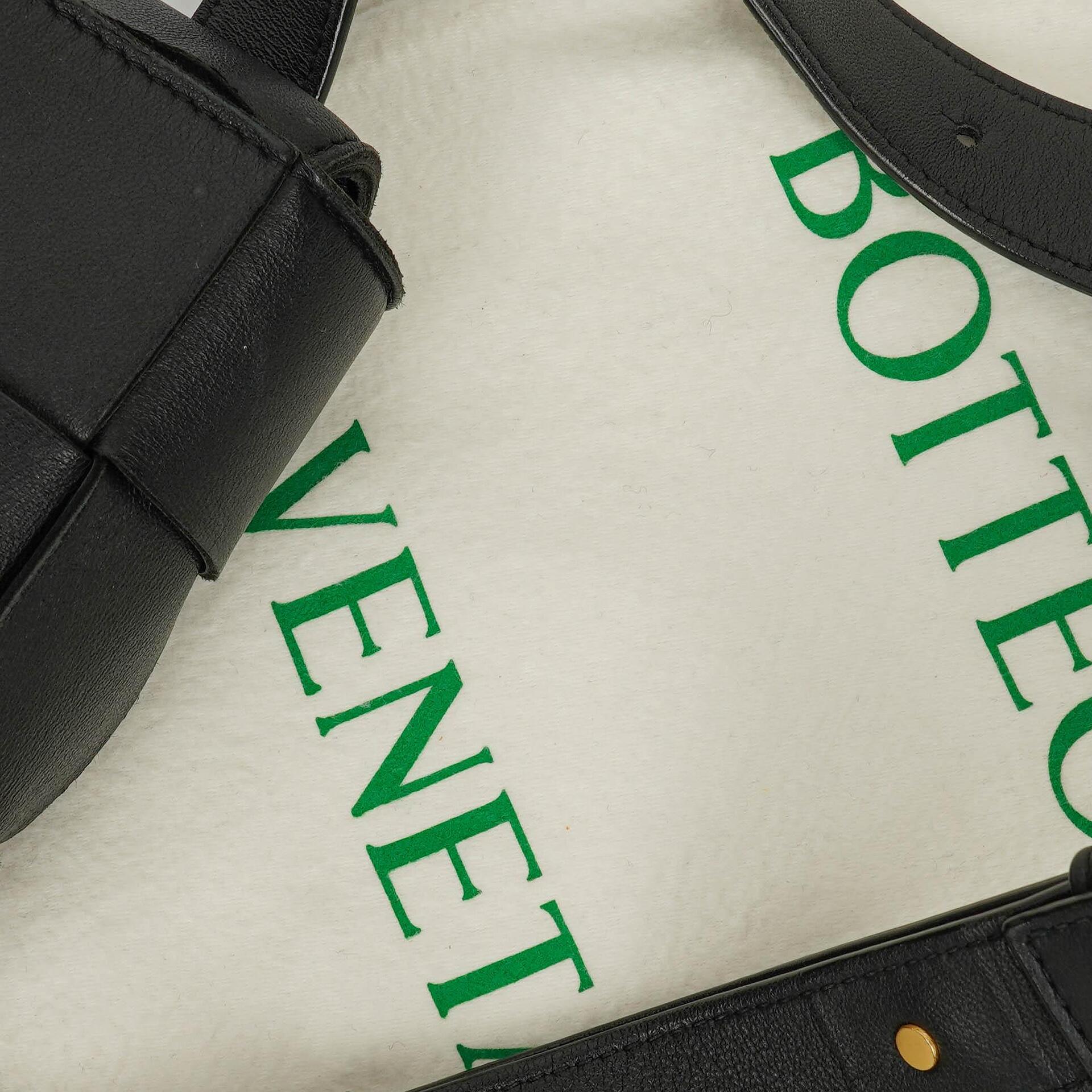 Bottega Veneta Schwarze Nappa Intreccio The Belt Cassette Umhängetasche