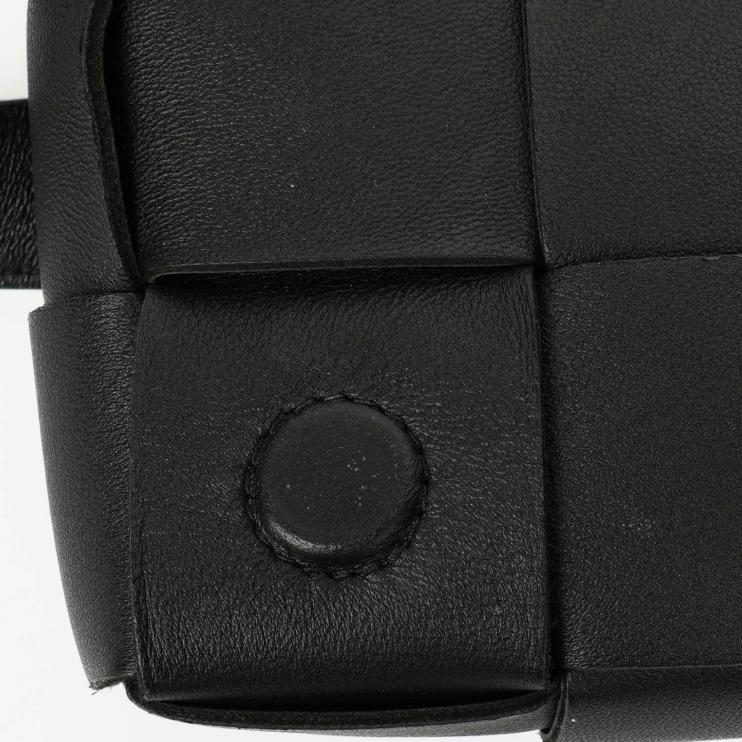 Bottega Veneta Schwarze Nappa Intreccio The Belt Cassette Umhängetasche