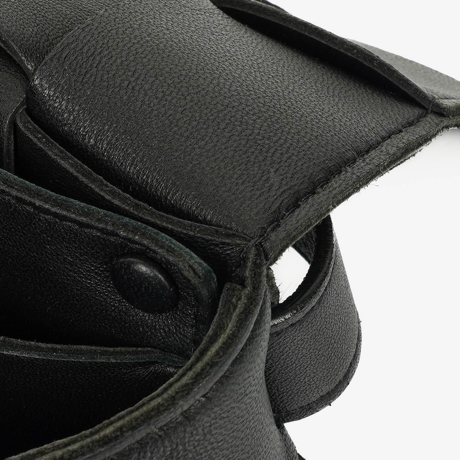 Bottega Veneta Schwarze Nappa Intreccio The Belt Cassette Umhängetasche
