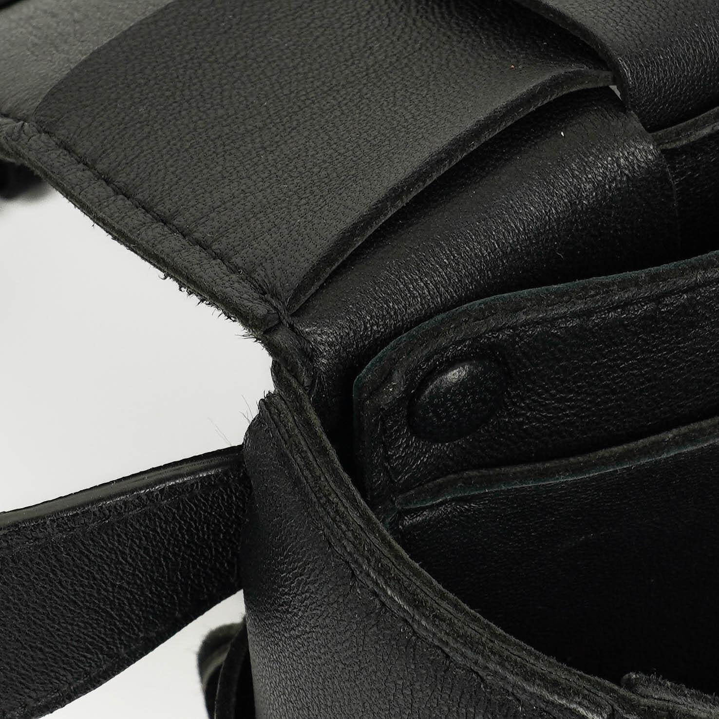 Bottega Veneta Schwarze Nappa Intreccio The Belt Cassette Umhängetasche