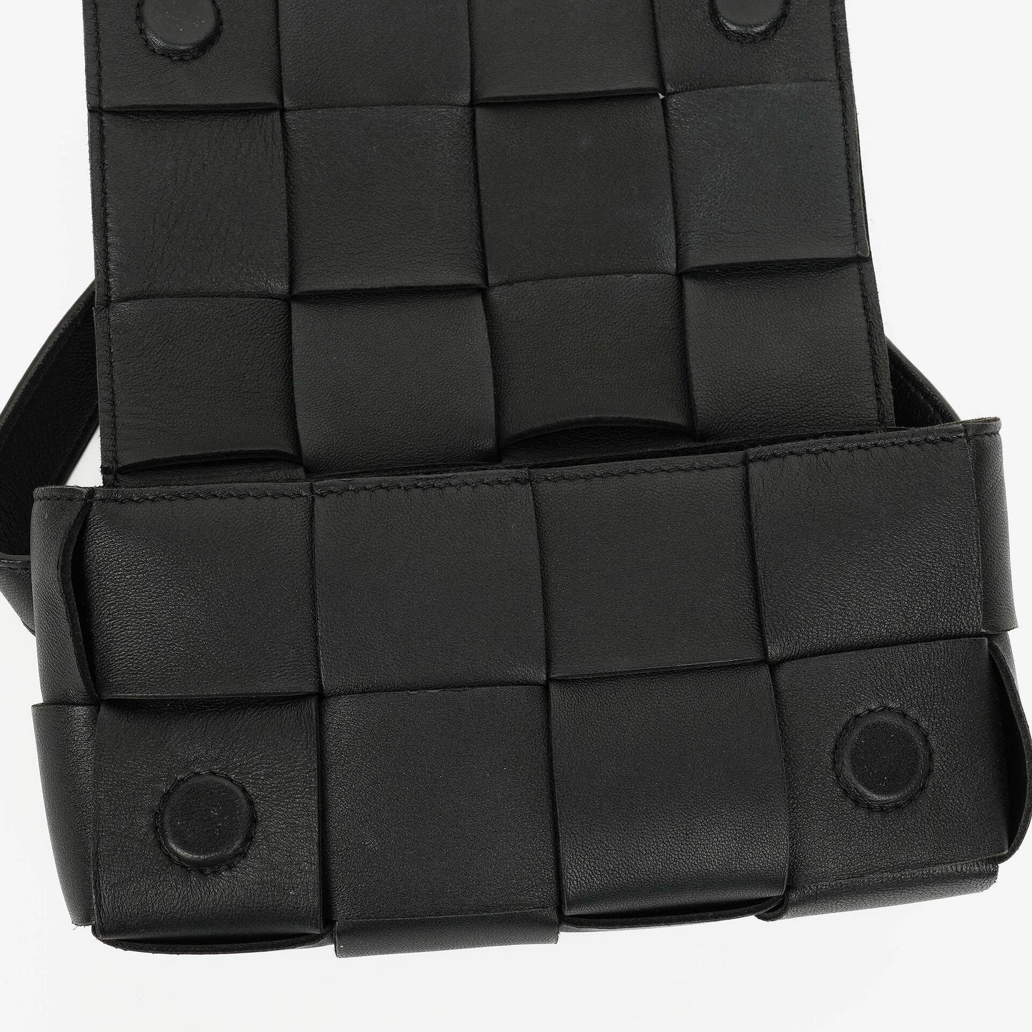 Bottega Veneta Schwarze Nappa Intreccio The Belt Cassette Umhängetasche