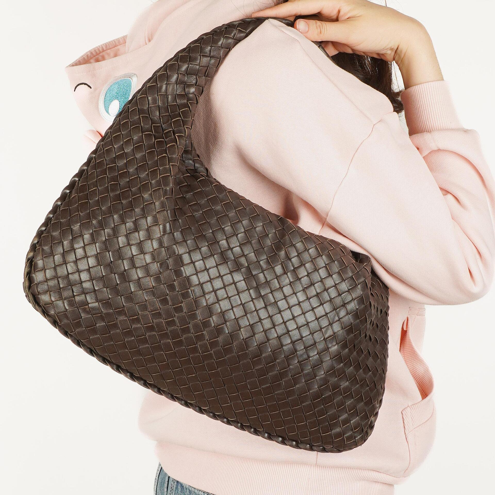 Bottega Veneta Medium Veneta Hobo Tasche aus braunem Nappa Intrecciato Leder