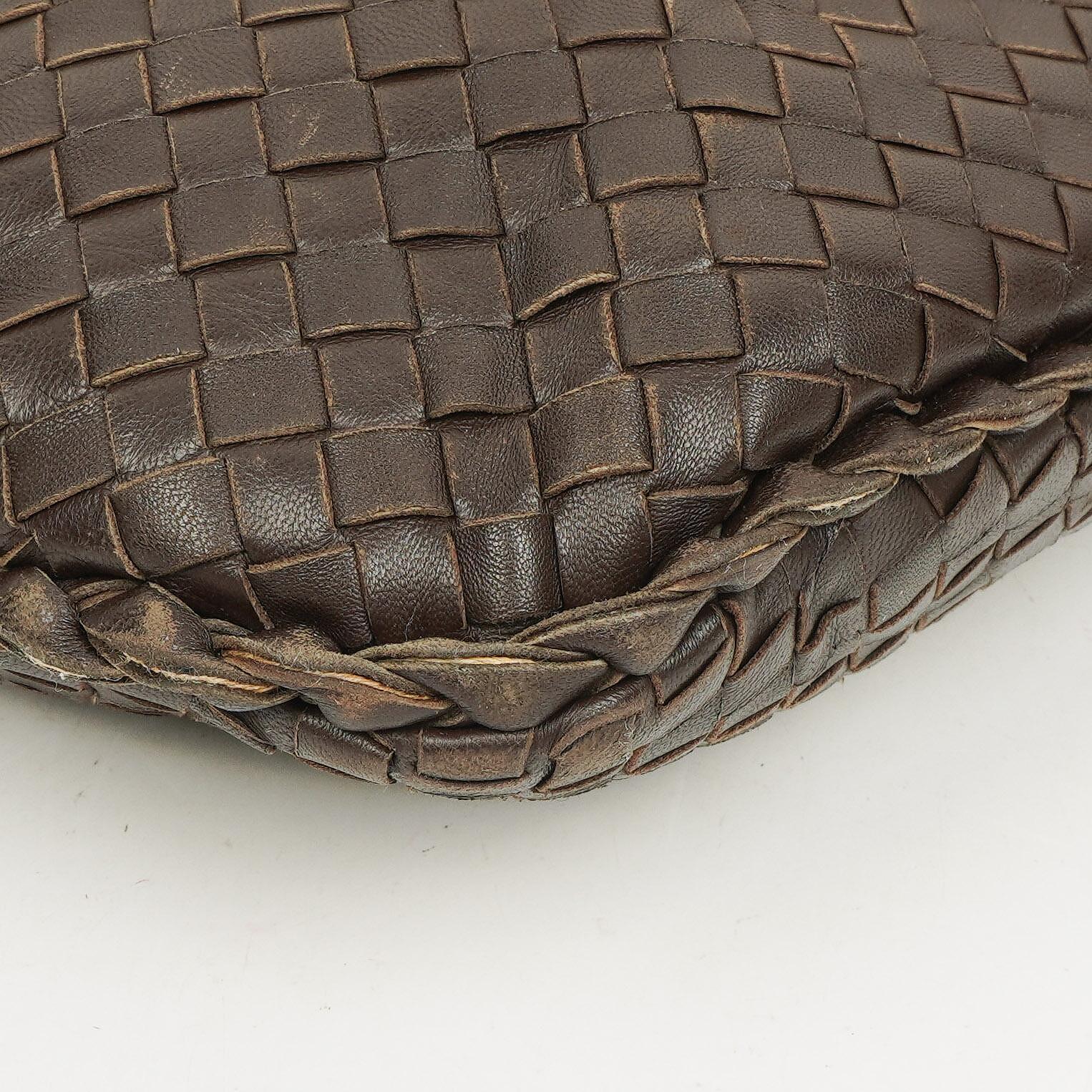 Bottega Veneta Medium Veneta Hobo Tasche aus braunem Nappa Intrecciato Leder