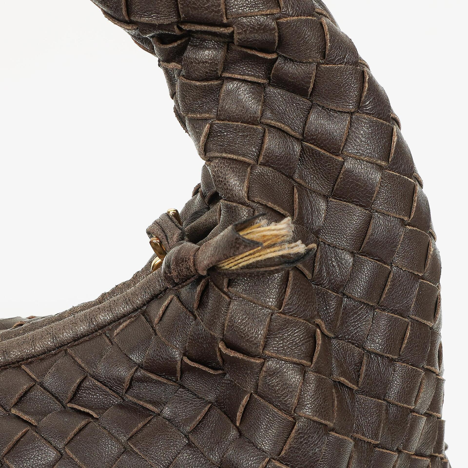 Bottega Veneta Medium Veneta Hobo Tasche aus braunem Nappa Intrecciato Leder