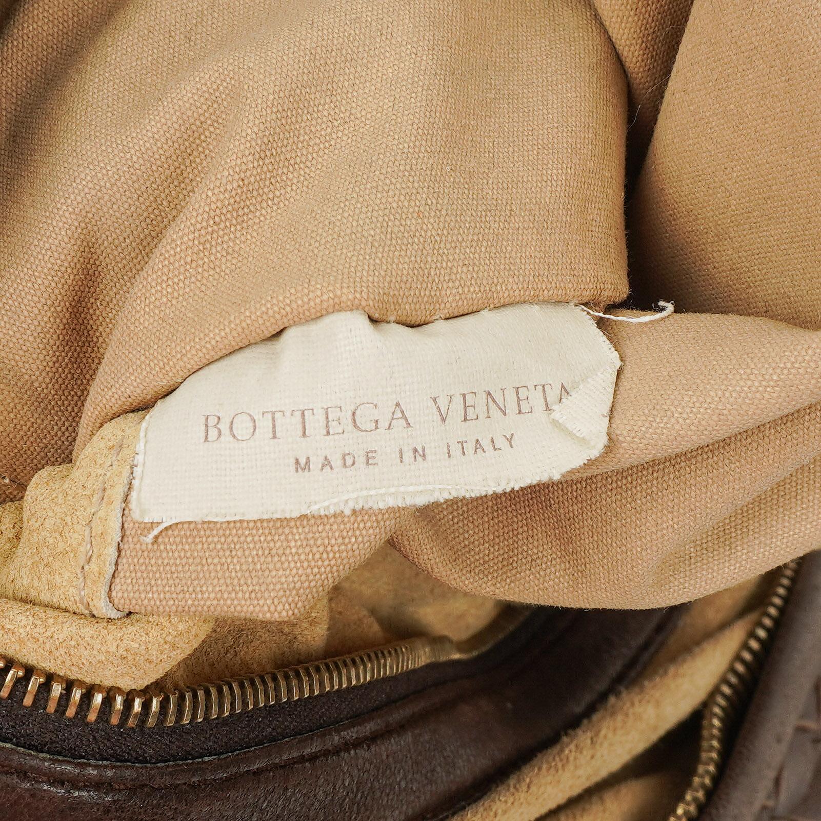 Bottega Veneta Medium Veneta Hobo Tasche aus braunem Nappa Intrecciato Leder