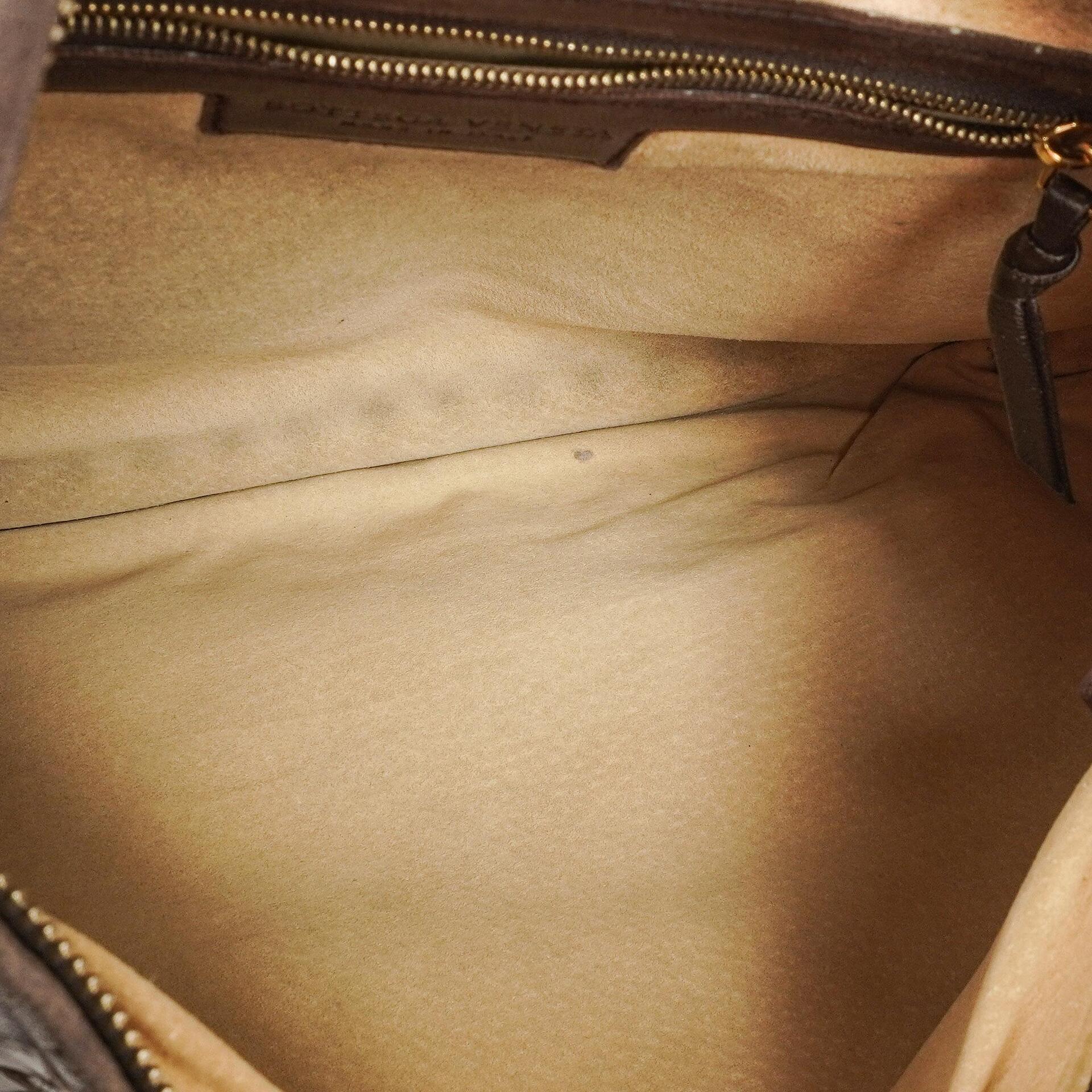 Bottega Veneta Medium Veneta Hobo Tasche aus braunem Nappa Intrecciato Leder