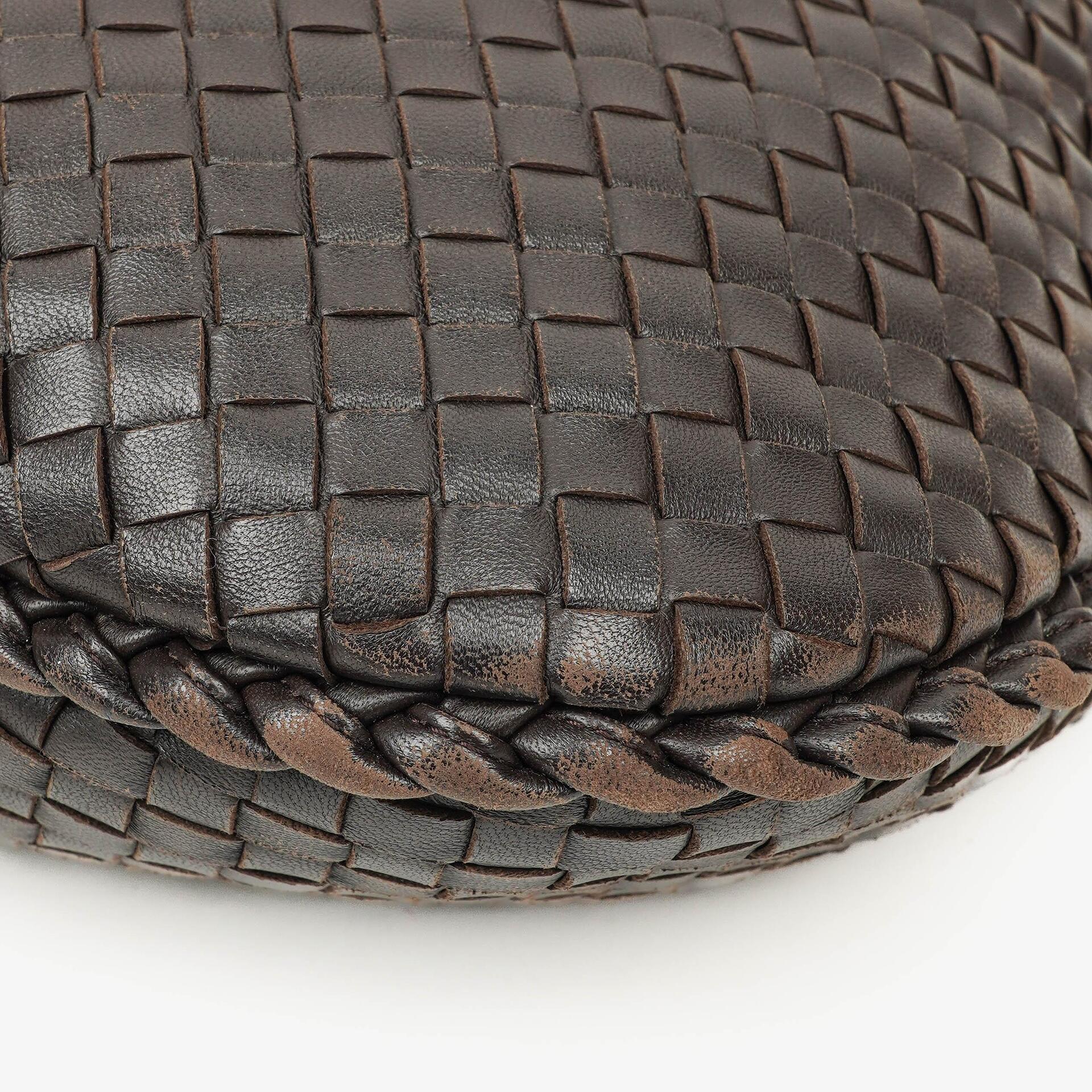 Bottega Veneta Medium Veneta Hobo Tasche aus braunem Nappa Intrecciato