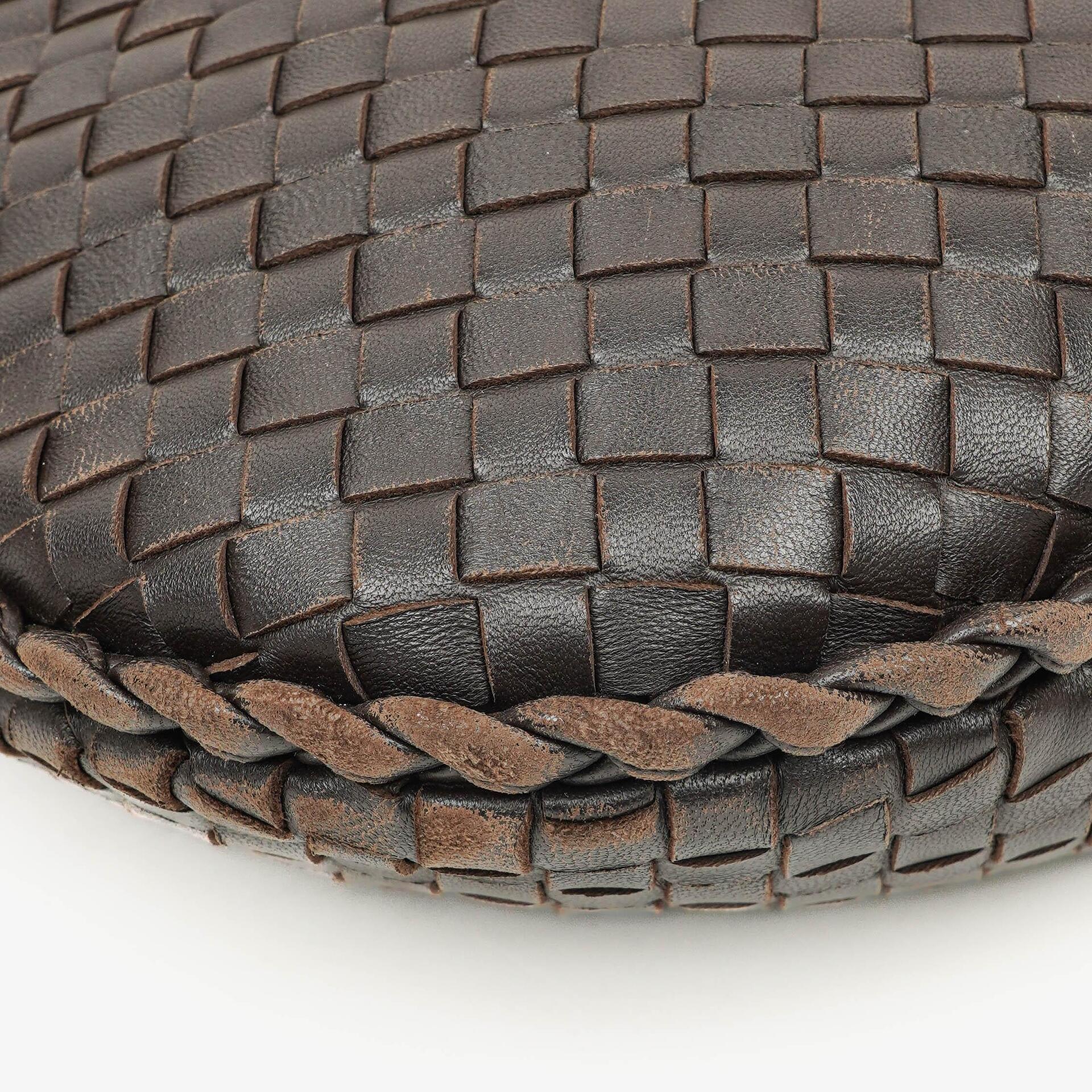 Bottega Veneta Medium Veneta Hobo Tasche aus braunem Nappa Intrecciato