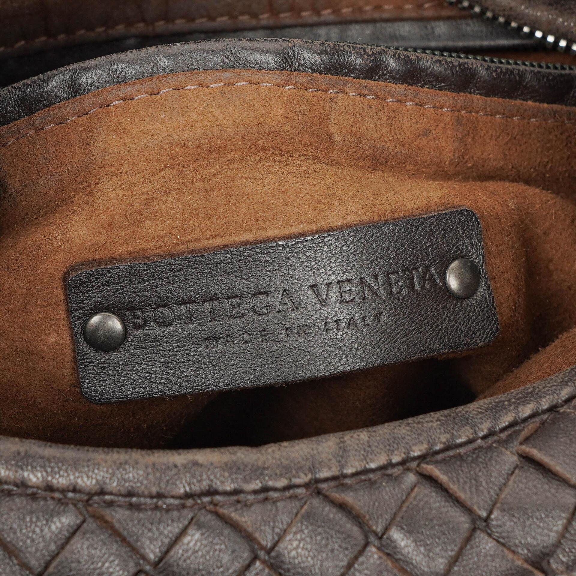 Bottega Veneta Medium Veneta Hobo Tasche aus braunem Nappa Intrecciato