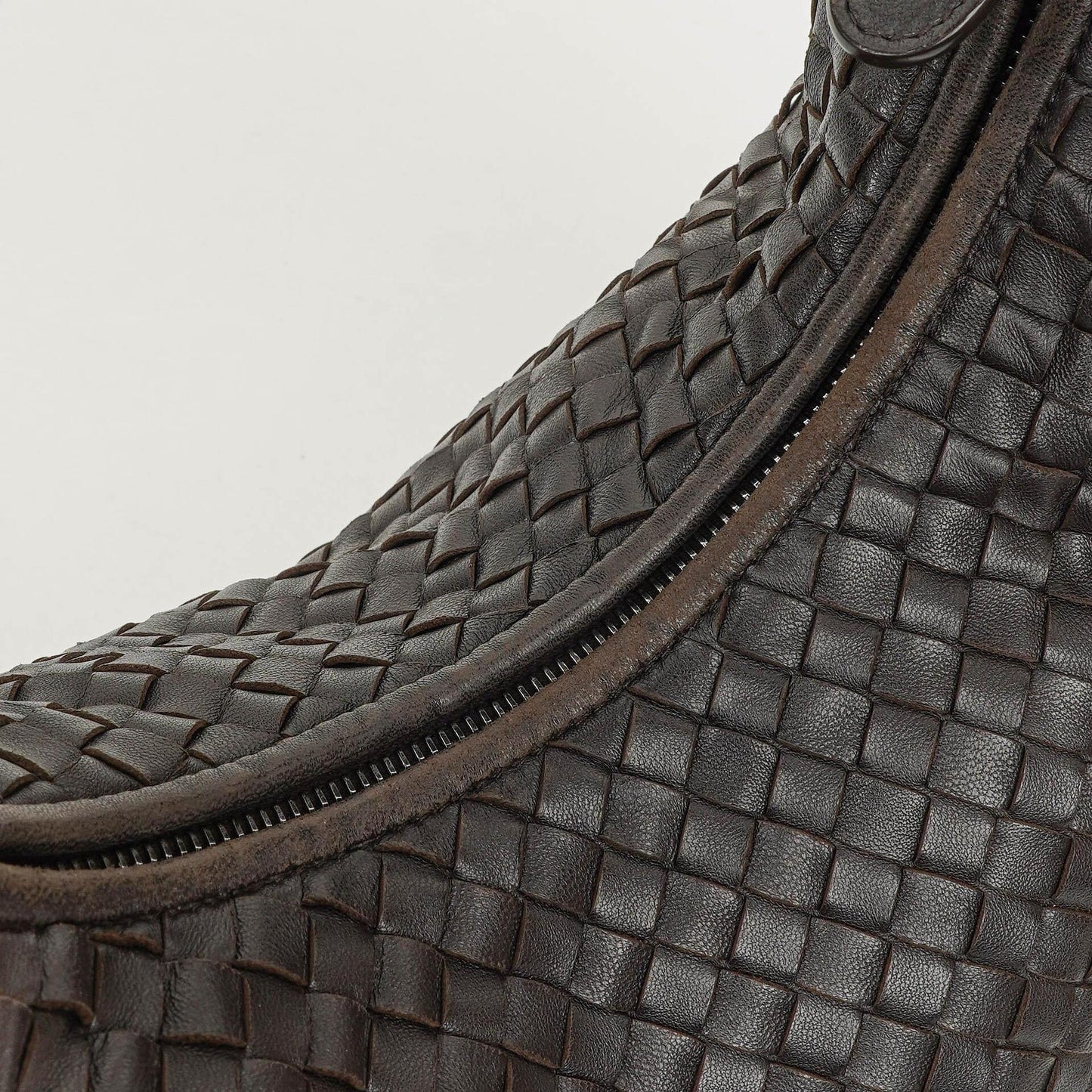 Bottega Veneta Medium Veneta Hobo Tasche aus braunem Nappa Intrecciato