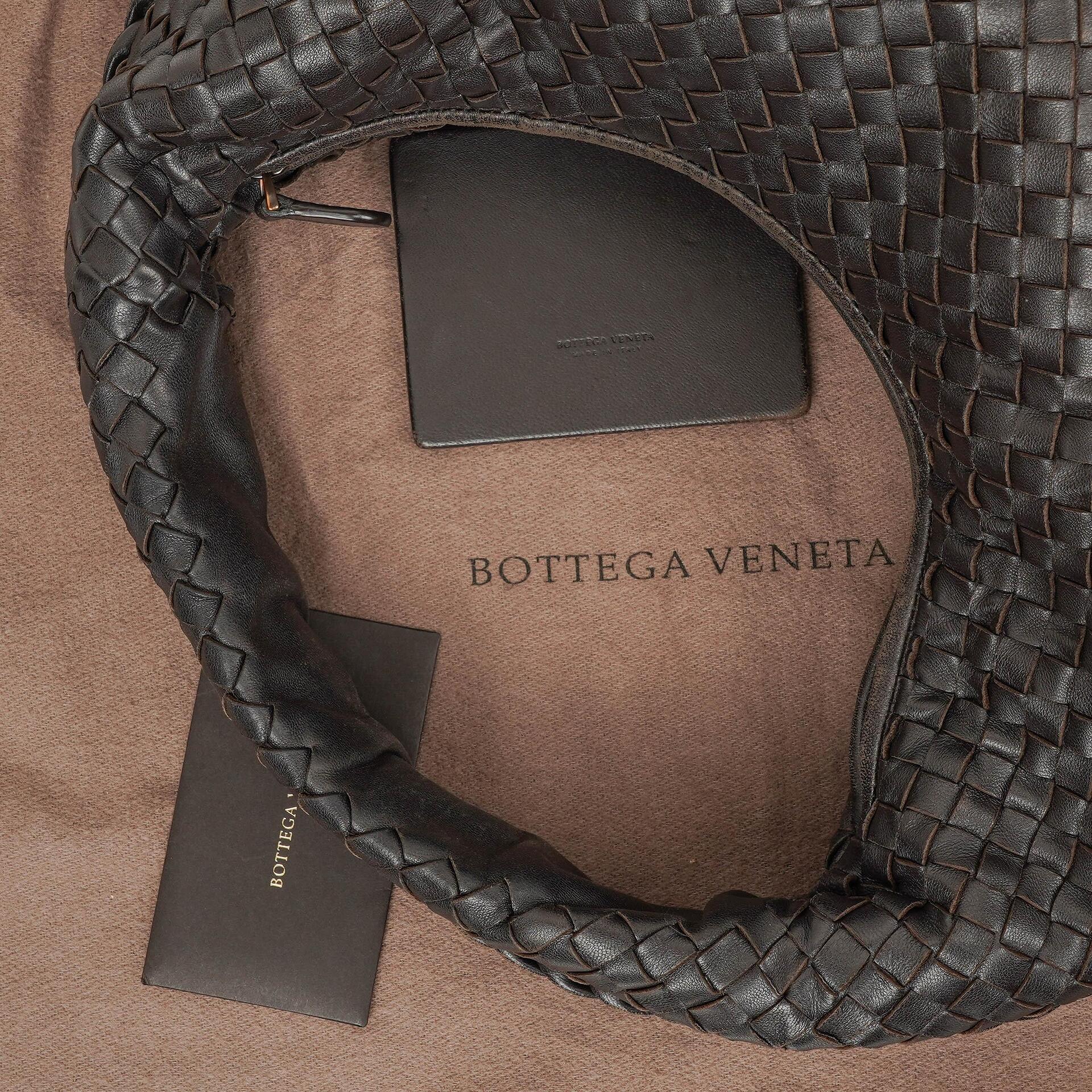 Bottega Veneta Medium Veneta Hobo Tasche aus braunem Nappa Intrecciato