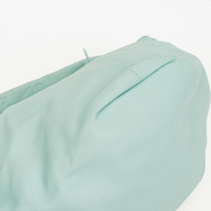 Bottega Veneta Double Knot Clutch aus celesteblauem Leder