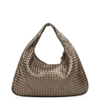 Bottega Veneta Large Veneta Hobo Bag aus Chrom Metallic Nappa Intrecciato