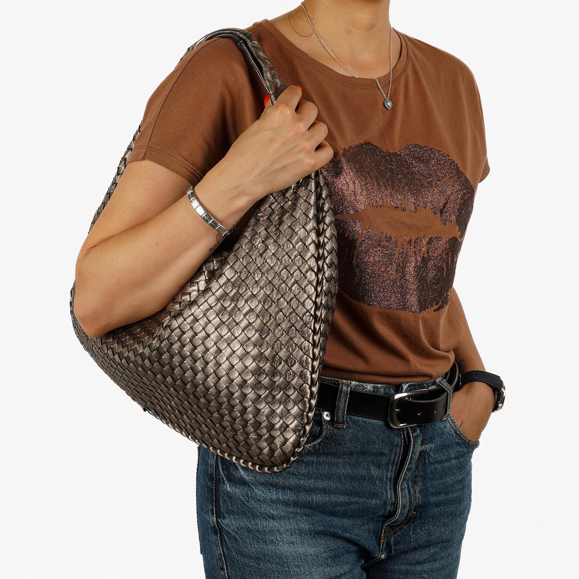 Bottega Veneta Large Veneta Hobo Bag aus Chrom Metallic Nappa Intrecciato