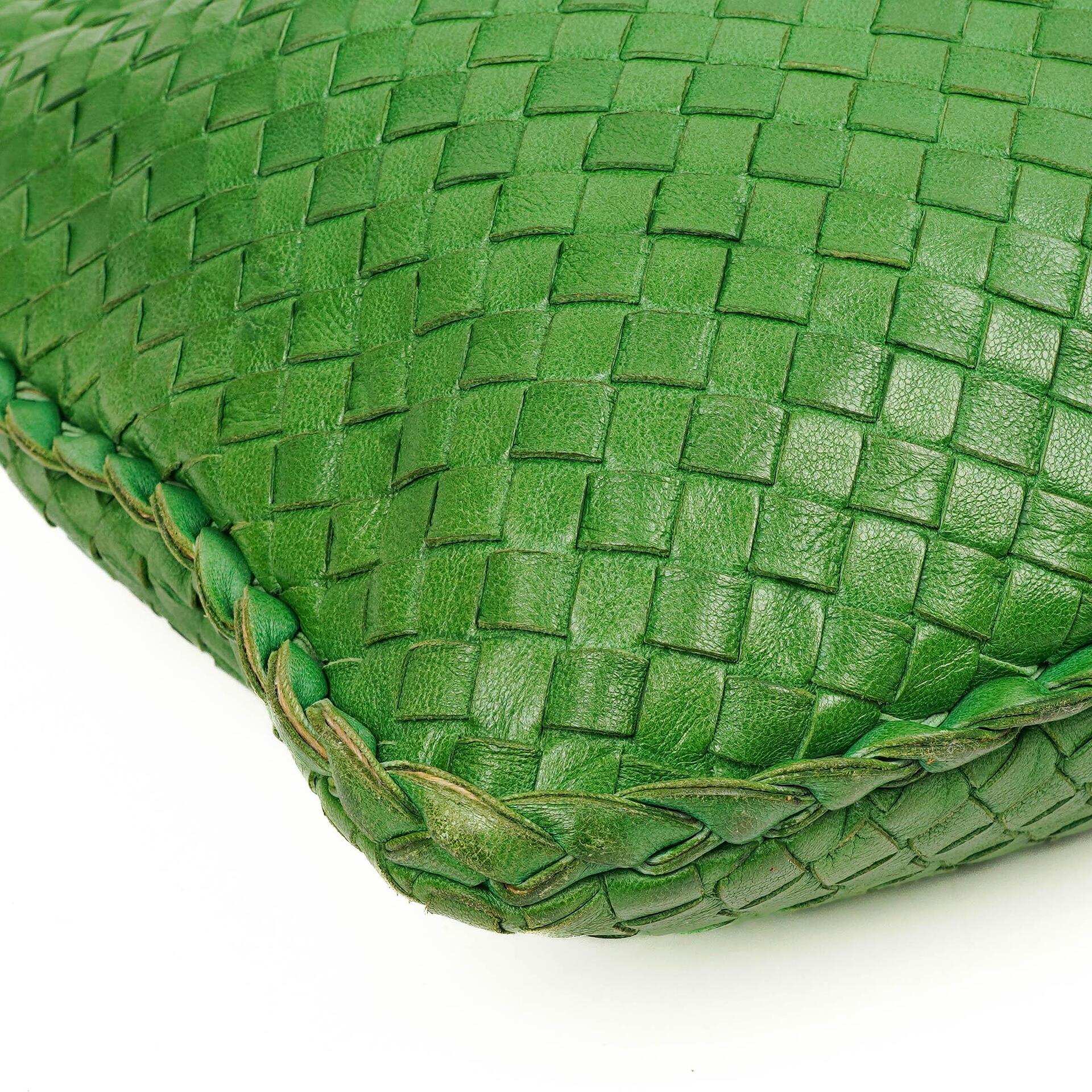 Bottega Veneta Veneta Hobo Tasche Groß aus grünem Nappa Intrecciato