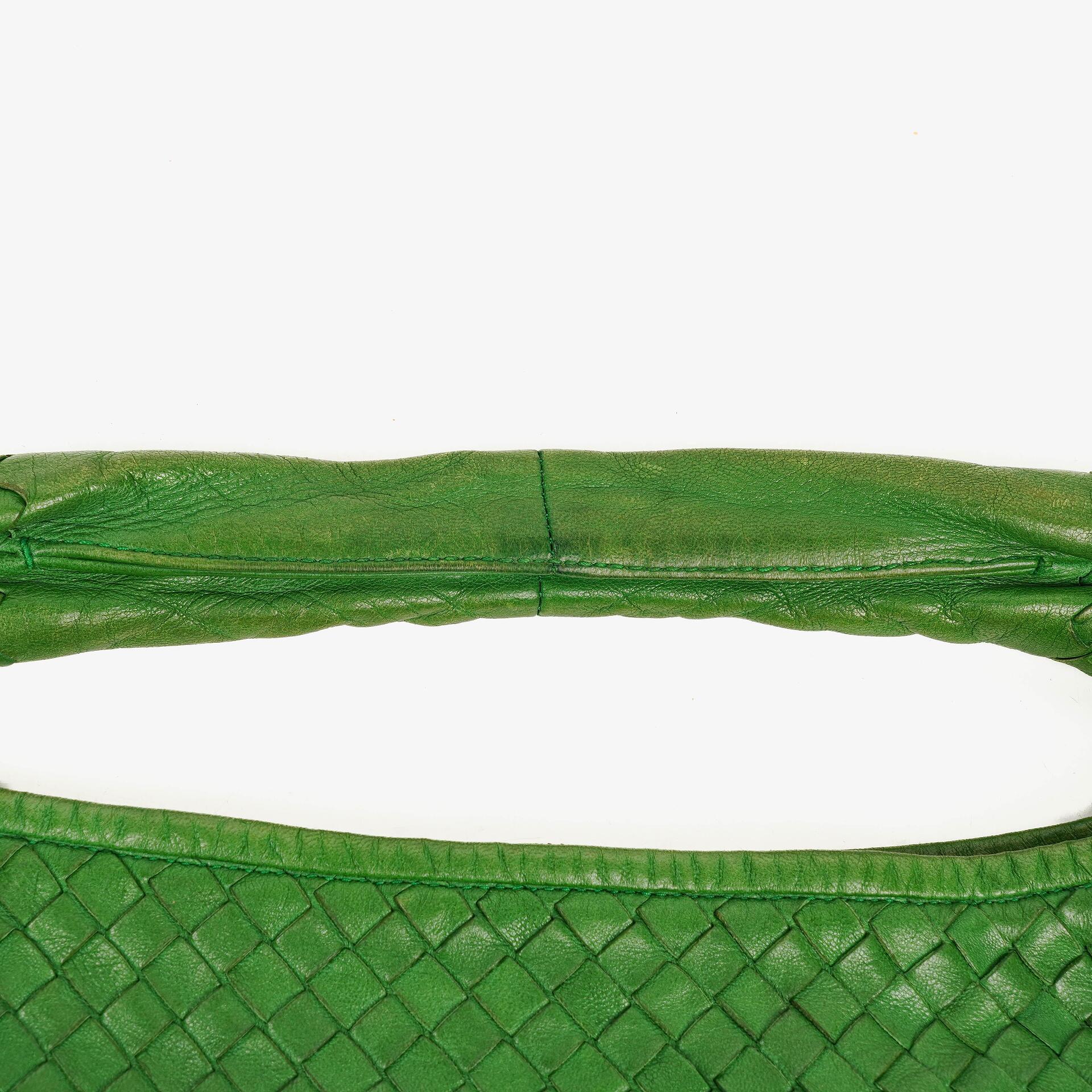 Bottega Veneta Veneta Hobo Tasche Groß aus grünem Nappa Intrecciato