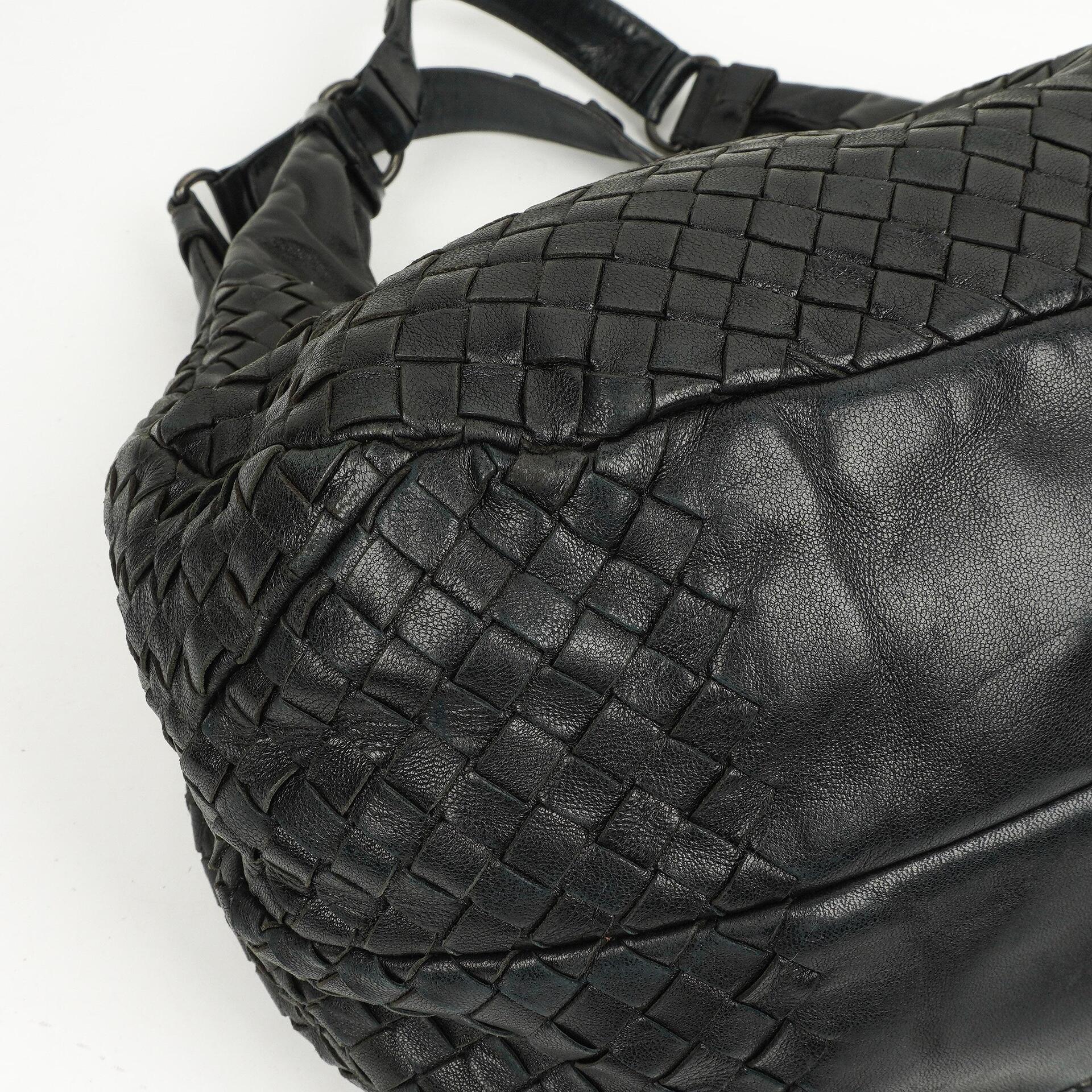 Bottega Veneta Intrecciato Campana Schwarze Hobo Tasche