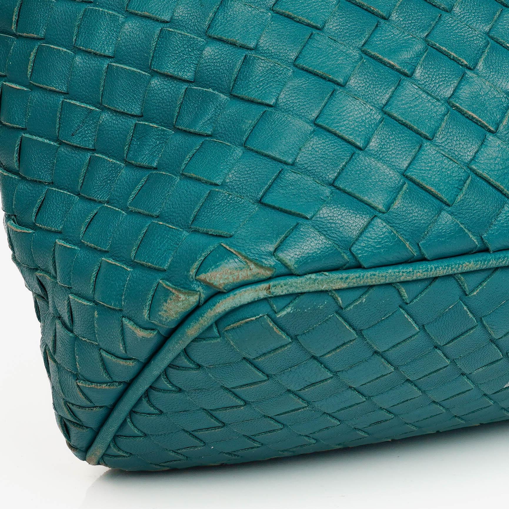 Bottega Veneta kleine Schultertasche aus Intrecciato-Leder