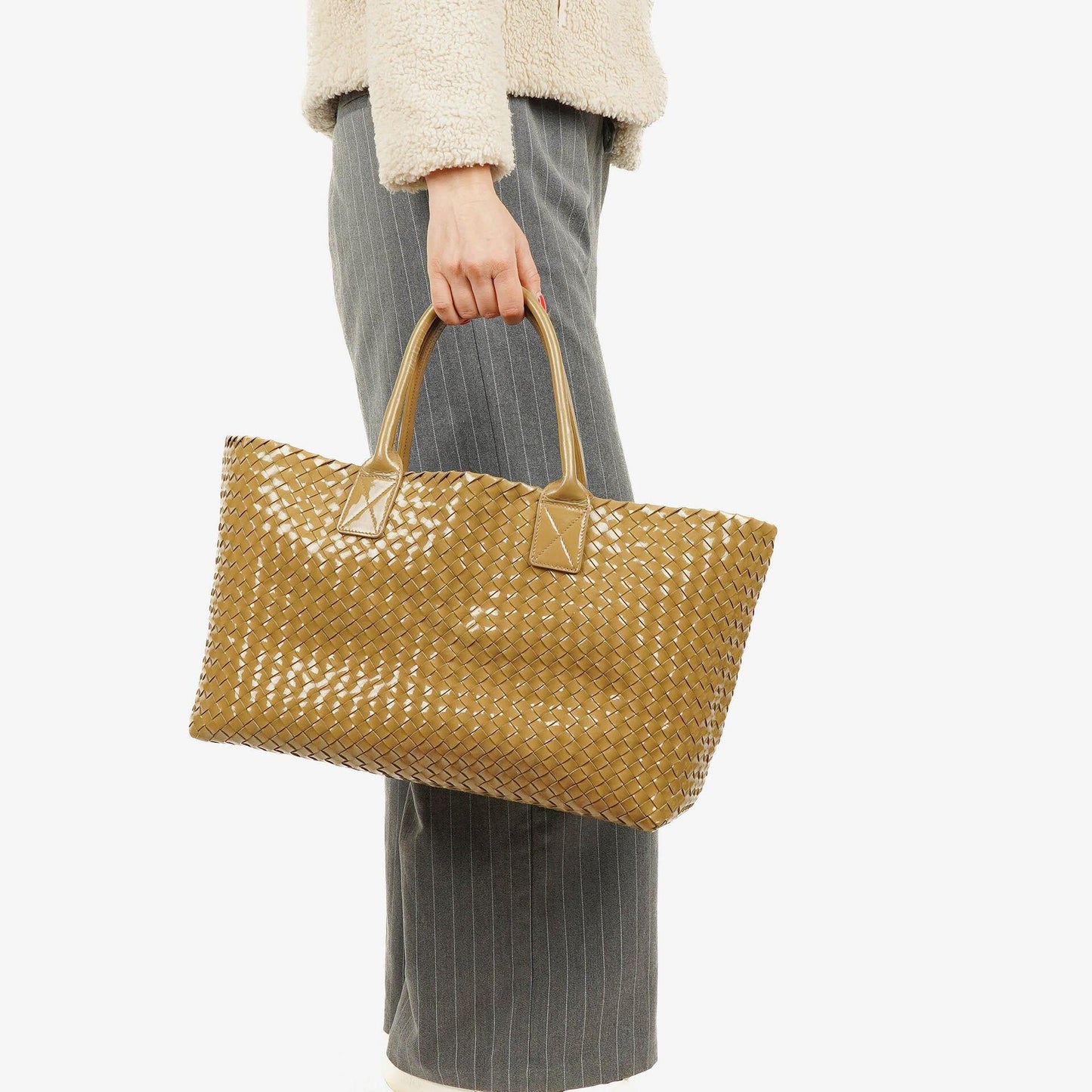 Bottega Veneta Cabat Tote Bag aus Intrecciato-Lackleder